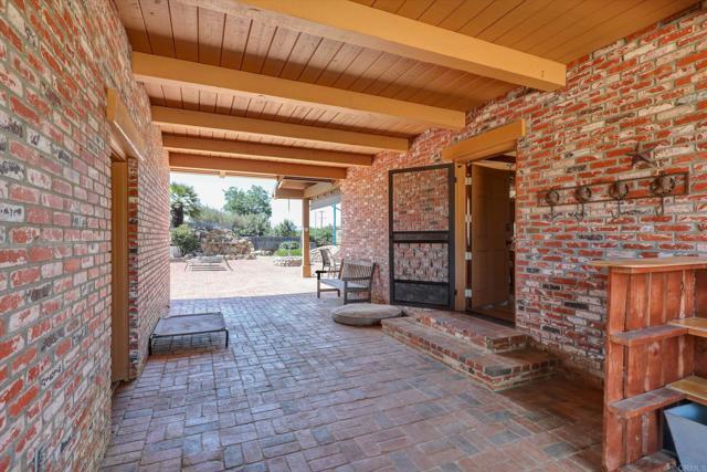 29481 Miller Road, Valley Center CA: https://media.crmls.org/mediaz/abc19e88-bc67-4c92-b0f9-9f47e3e0b7e8.jpg