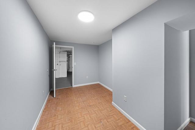 454 Ellington Avenue, San Francisco CA: https://media.crmls.org/mediaz/abc1ad77-b506-47c1-913d-f1955fd838c1.jpg