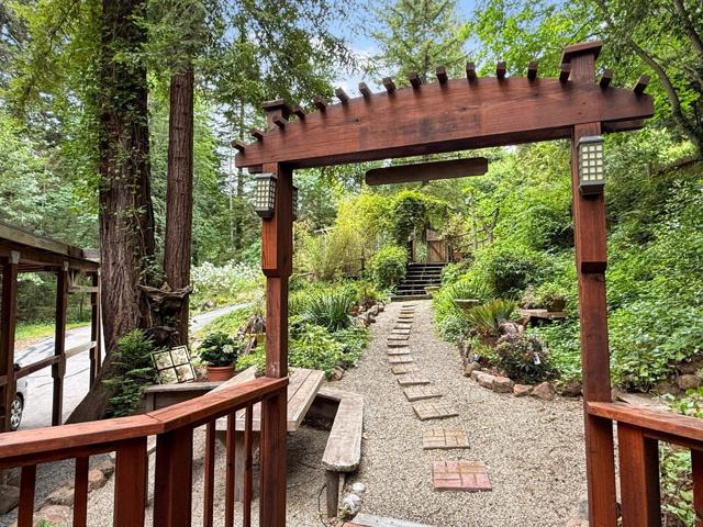 281 Olson Road, Soquel CA: https://media.crmls.org/mediaz/abc1b298-8f65-41de-88c7-b6a8e943bc23.jpg