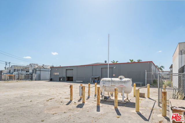 Image 28 of 37 For 3265 59th Street