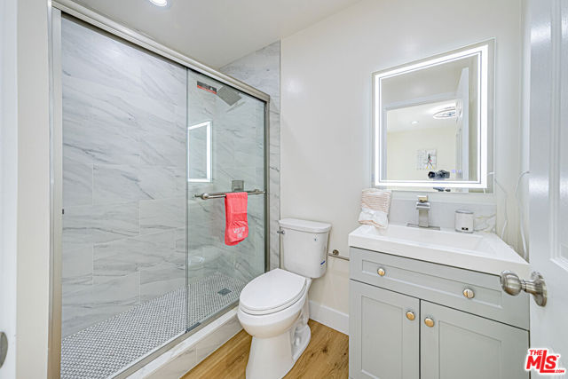5633 La Mirada Avenue, Los Angeles CA: https://media.crmls.org/mediaz/abc36a6a-6b38-4b95-bea8-d60000f8bcdc.jpg