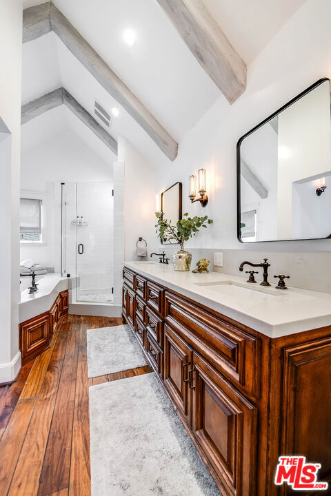 755 31st Street, Manhattan Beach CA: https://media.crmls.org/mediaz/abc390c9-8cd6-4575-84d1-26cc9348a68e.jpg