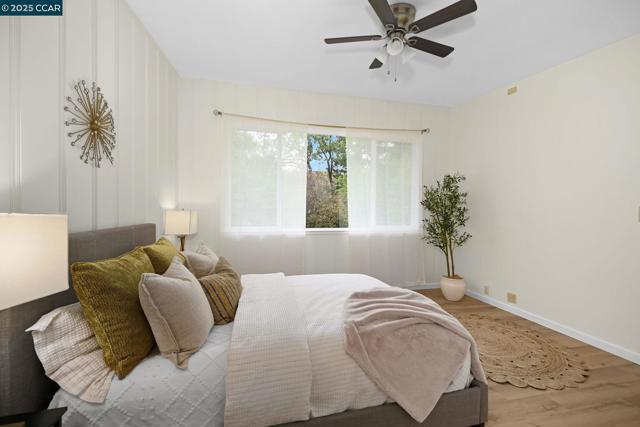 2326 Estrella Ct, Pinole CA: https://media.crmls.org/mediaz/abc39800-53e9-4d5d-bc64-1a665dfc6238.jpg
