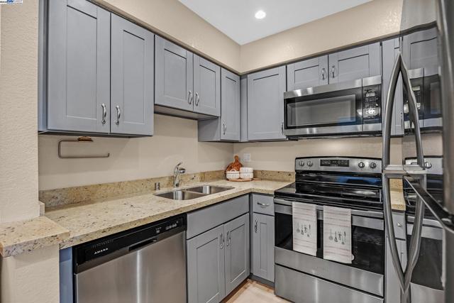 254 Eastridge Dr, San Ramon CA: https://media.crmls.org/mediaz/abc3e5ac-3271-44c9-b899-fa2ac6a11c5a.jpg
