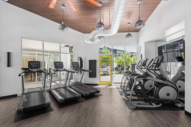 Image 33 of 45 For 44867 Grimmer Blvd  300