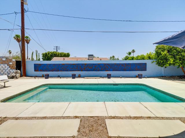 27420 Avenida Quintana, Cathedral City CA: https://media.crmls.org/mediaz/abc4fe80-cb90-4f35-9a99-5d73bc149061.jpg
