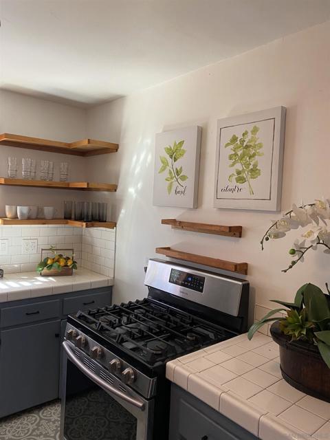 701 Valley Ave, Solana Beach CA: https://media.crmls.org/mediaz/abc513bb-2576-4b16-988d-931c0a7d6e9a.jpg