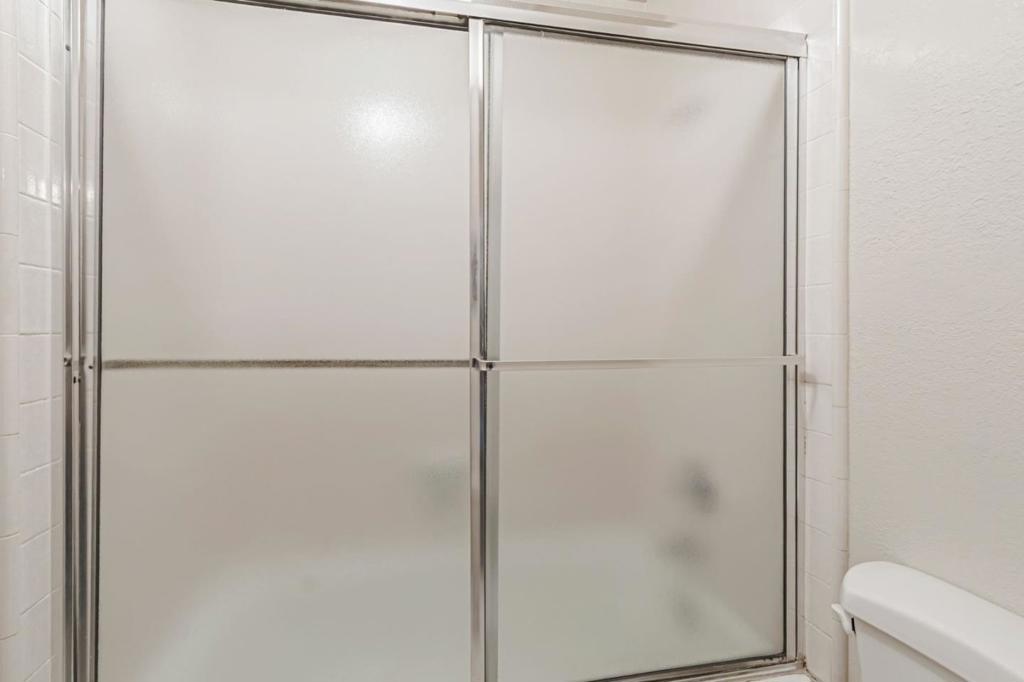 https://media.crmls.org/mediaz/abc6e7b8-f910-4c98-9650-9f26466022d5.jpg?preset=X-Large
