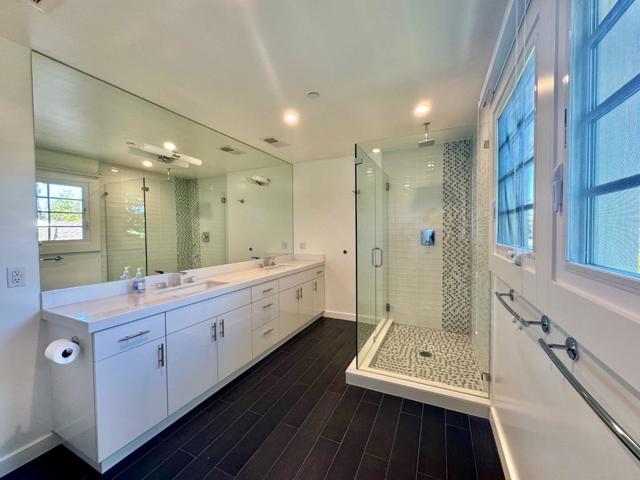 701 2nd Avenue #6, San Mateo CA: https://media.crmls.org/mediaz/abc99bcd-1df5-48ac-a5f7-1b750ce3e4af.jpg