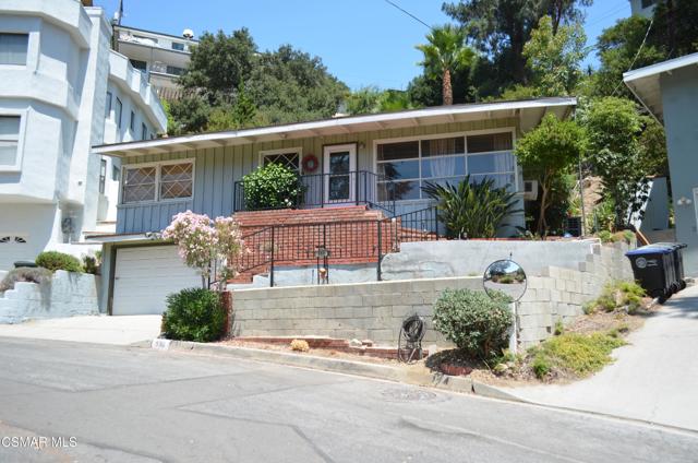 550 Arch Place, Glendale CA: https://media.crmls.org/mediaz/abcb6dc6-2f72-4c35-9a81-909e0d094cb5.jpg