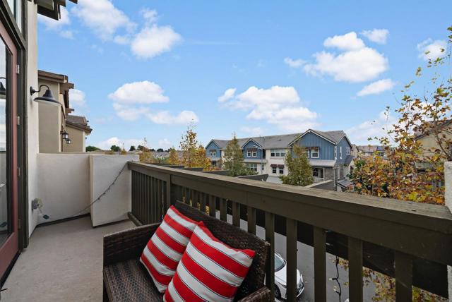 47382 Mission Falls Court, Fremont CA: https://media.crmls.org/mediaz/abcba326-dd9d-491a-8e16-94e298331813.jpg