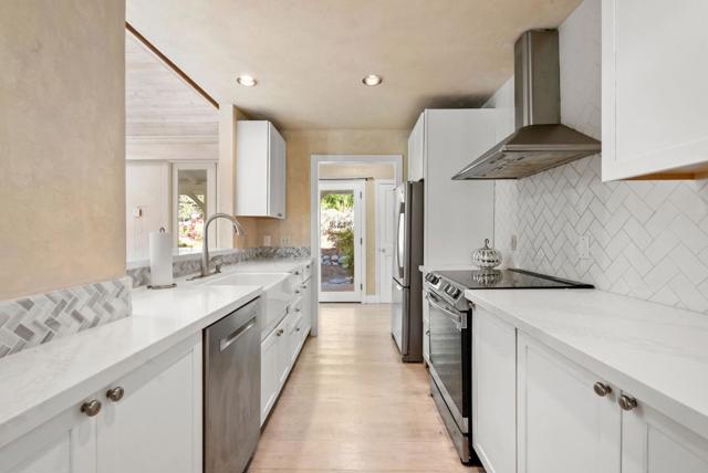 1142 Moore Road, Woodside CA: https://media.crmls.org/mediaz/abcc850e-eaad-47bd-945f-394dbb9012f8.jpg