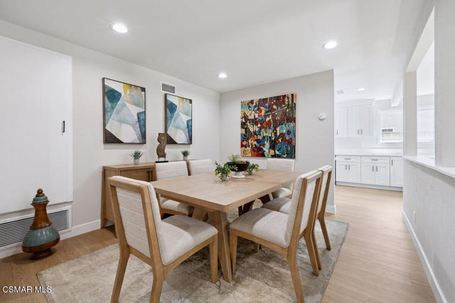 5704 Katherine Street, Simi Valley CA: https://media.crmls.org/mediaz/abcd48c9-ecaa-44ba-81b9-44ce34f47bc2.jpg