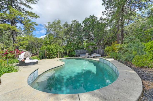 2640 Gayle Lane, Auburn CA: https://media.crmls.org/mediaz/abcdd839-da98-4f85-8634-ce61a80e49a4.jpg
