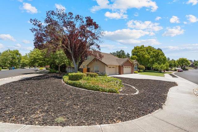 120 Tierra Del Sol, Hollister CA: https://media.crmls.org/mediaz/abcdfe47-0f70-4821-95b1-9af46b161fda.jpg
