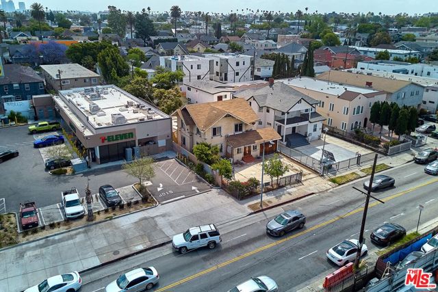1612 Arlington Avenue, Los Angeles CA: https://media.crmls.org/mediaz/abcdff87-2809-47c9-9e9a-0bf063c1bfc8.jpg