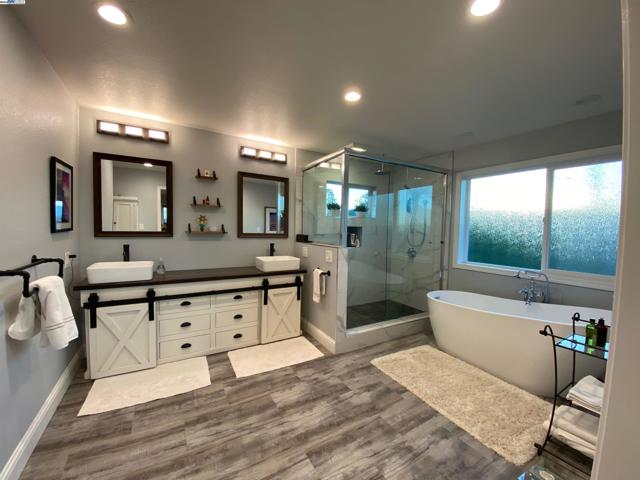 588 E Angela St, Pleasanton CA: https://media.crmls.org/mediaz/abce32a1-fa1e-4935-b19b-5af826b869b1.jpg