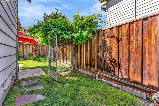 5473 Rainflower Dr, Livermore CA: https://media.crmls.org/mediaz/abce4e9e-fbd6-4097-99e0-823ba28de97b.jpg
