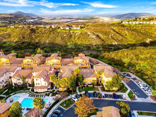 784 Portside Pl, San Diego CA: https://media.crmls.org/mediaz/abcf368d-6229-491d-ab29-f98d37e4a72a.jpg
