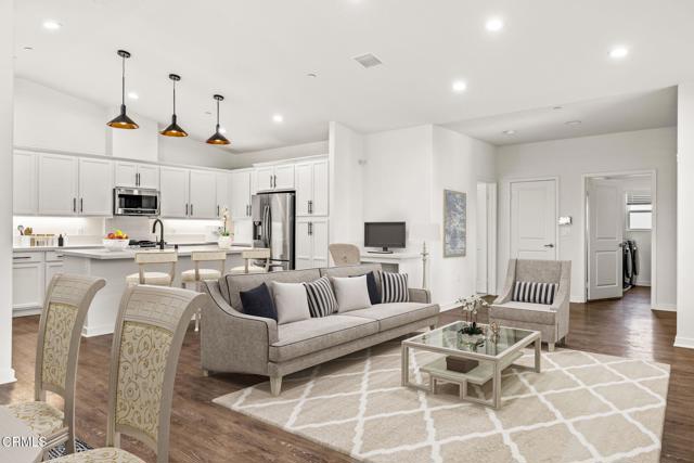 305 North F St, Oxnard CA: https://media.crmls.org/mediaz/abcf4378-3cc3-4981-b10a-0776aee06e80.jpg