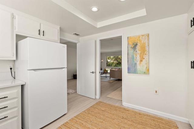 Detail Gallery Image 14 of 36 For 16571 Roca Dr, San Diego,  CA 92128 - 2 Beds | 2 Baths