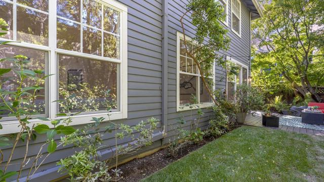 1550 Redwood Court, Mountain View CA: https://media.crmls.org/mediaz/abd012ef-50da-4186-95d9-23a5f8e6bfbb.jpg