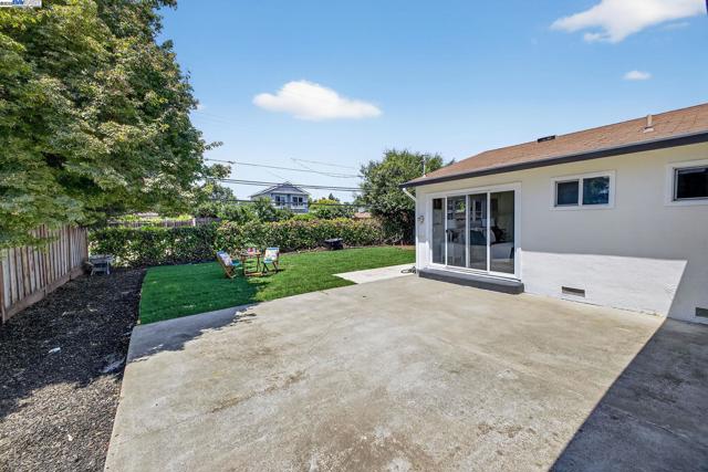 4403 Burke Way, Fremont CA: https://media.crmls.org/mediaz/abd03a76-08ae-45b1-9a51-4255f311e44b.jpg