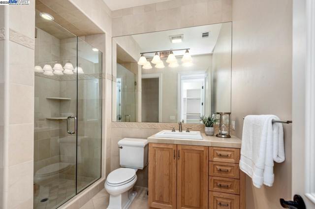 1569 Via Di Salerno, Pleasanton CA: https://media.crmls.org/mediaz/abd04080-b7b1-4577-9154-10d1565913c0.jpg