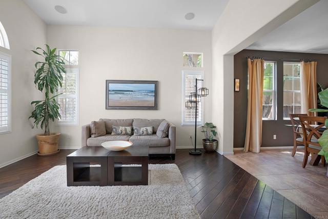 Detail Gallery Image 5 of 44 For 2217 Corte San Simeon, Chula Vista,  CA 91914 - 4 Beds | 3 Baths