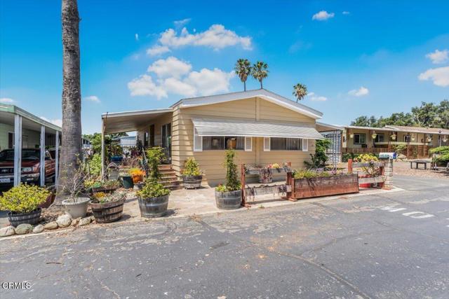 1500 Richmond Rd, Santa Paula CA: https://media.crmls.org/mediaz/abd13ae4-e6e1-440b-bc00-4f64bb7042c5.jpg