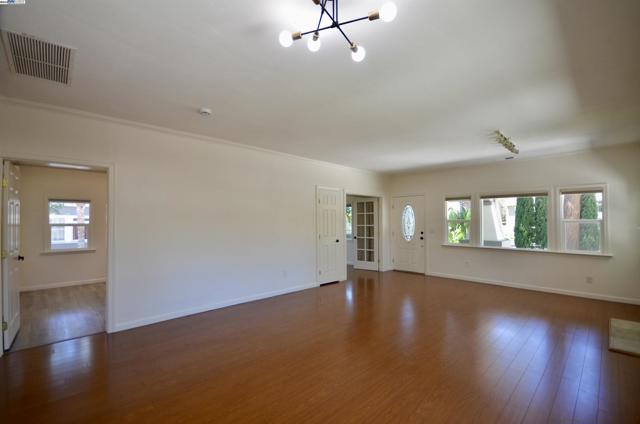 4544 Thornton Ave, Fremont CA: https://media.crmls.org/mediaz/abd156a6-cb12-431d-a6dc-16664ec0bc37.jpg