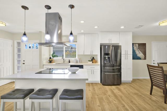 12093 Callado Dr, San Diego CA: https://media.crmls.org/mediaz/abd156ec-3168-4151-960d-dacd5ba0ebad.jpg