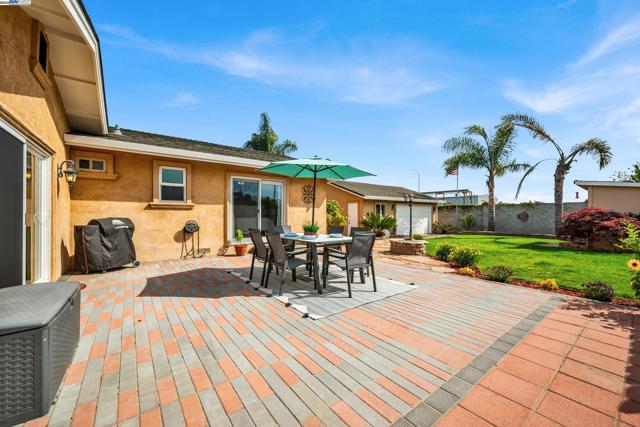 38243 Manzanita St, Newark CA: https://media.crmls.org/mediaz/abd1dd8c-f0bc-48b8-a66e-c087fa1d2c82.jpg