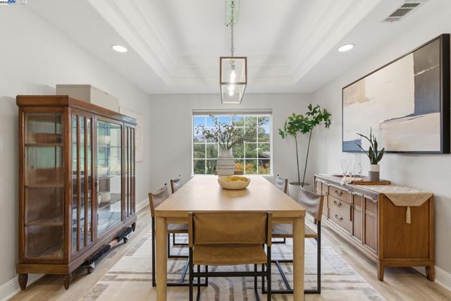 1031 Millbrook Court, Walnut Creek CA: https://media.crmls.org/mediaz/abd2085f-aa70-4b14-aef9-82b6d54d5675.jpg