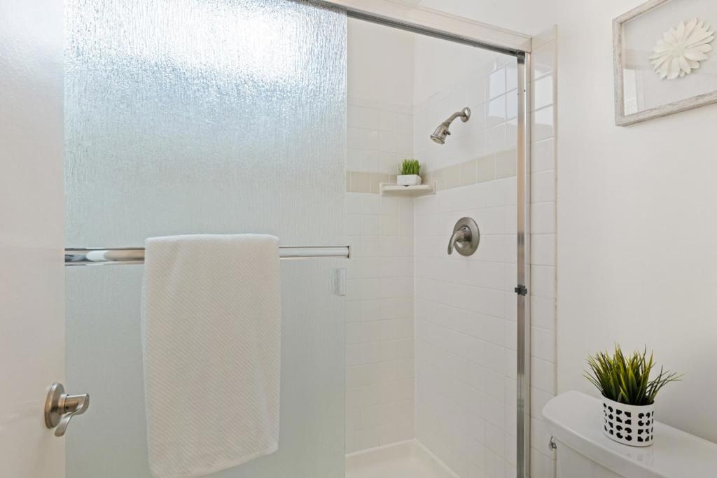https://media.crmls.org/mediaz/abd20d9b-a958-445a-8c56-dab742f990e3.jpg?preset=X-Large