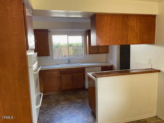 Detail Gallery Image 5 of 20 For 451 Redwood St, Oxnard,  CA 93033 - 3 Beds | 2 Baths