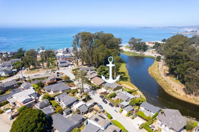 143 Moran Way, Santa Cruz CA: https://media.crmls.org/mediaz/abd27e59-5b69-4641-897a-c9ae5ce7fb61.jpg