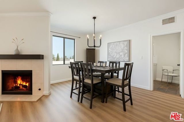 828 S Bedford Street, Los Angeles CA: https://media.crmls.org/mediaz/abd2fc1b-b9bb-4d78-87e4-b0d67369d8b3.jpg