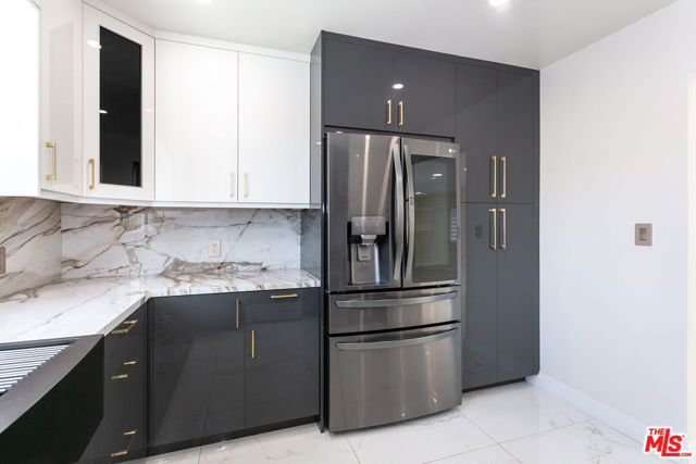 7001 Beckett Street, Tujunga CA: https://media.crmls.org/mediaz/abd30c94-ffe5-4523-8e9a-510303d01092.jpg