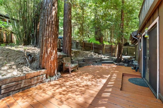 483 Echo Lane, Boulder Creek CA: https://media.crmls.org/mediaz/abd3ea10-5648-4227-973e-52bb155cf64b.jpg