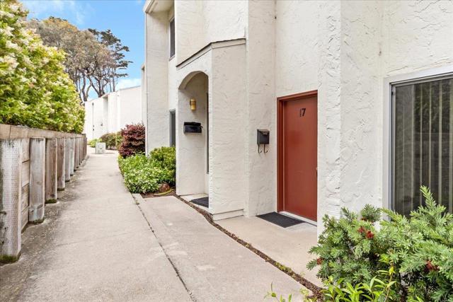 3137 Seacrest Avenue, Marina CA: https://media.crmls.org/mediaz/abd3f41f-c3c1-4e28-a30d-7810d805ba92.jpg