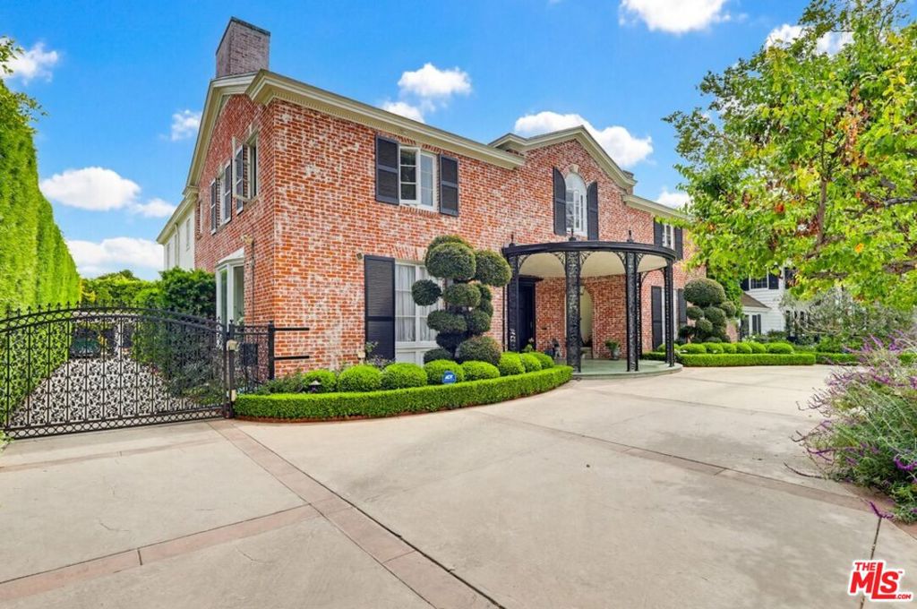 516 S Rimpau Boulevard