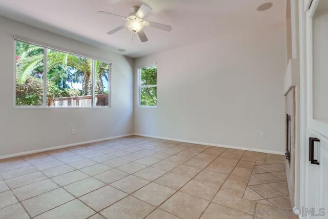 5423 Foxtail Loop, Carlsbad CA: https://media.crmls.org/mediaz/abd422c1-8479-4894-9343-74ab0bc4b256.jpg