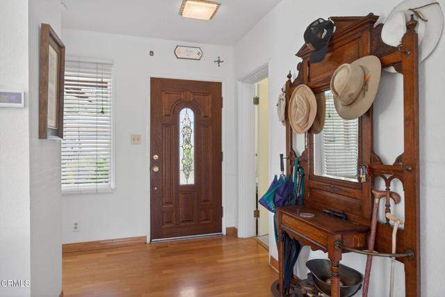 Detail Gallery Image 10 of 42 For 939 Laurel Rd, Santa Paula,  CA 93060 - 3 Beds | 3 Baths