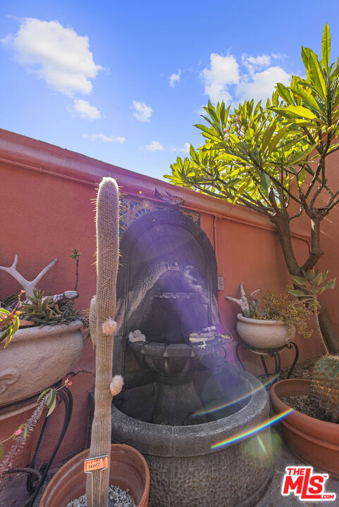 931 S Ogden Drive, Los Angeles CA: https://media.crmls.org/mediaz/abd52072-1a81-4555-ad31-aed33ac684e5.jpg