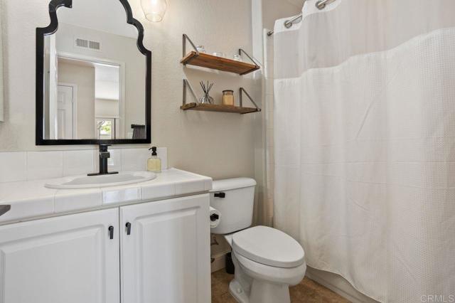 Detail Gallery Image 15 of 38 For 5174 Berryessa St, Oceanside,  CA 92056 - 4 Beds | 3 Baths