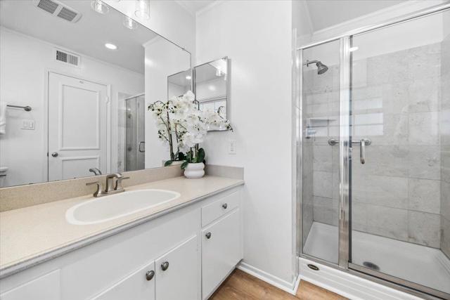 35 Mountain View Place, San Mateo CA: https://media.crmls.org/mediaz/abd5b90a-8830-4001-9069-724d4bfebab4.jpg
