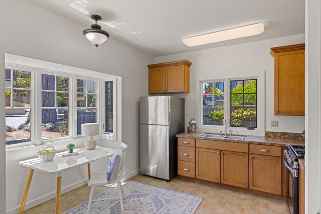 180 Central Avenue, Pacific Grove CA: https://media.crmls.org/mediaz/abd6545c-0ae6-4610-b6ee-d322c0bd8034.jpg