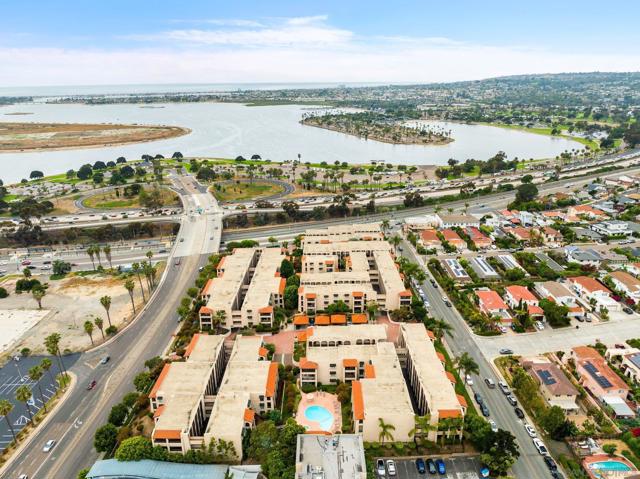 2727 Morena Blvd, San Diego CA: https://media.crmls.org/mediaz/abd65481-b605-4035-94e7-e681a32e3d0c.jpg