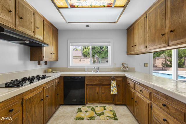 6421 Almar Street, Simi Valley CA: https://media.crmls.org/mediaz/abd73a40-7adf-4637-960c-cb67f631105c.jpg